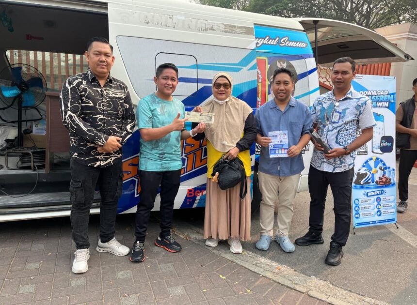 Tim Pembina Samsat Banjarmasin II Hadirkan Layanan Pajak Kendaraan di Car Free Day