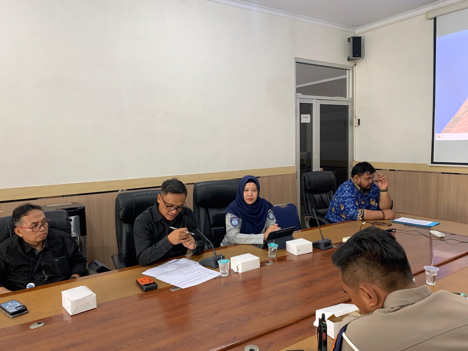 Tingkatkan Kepatuhan Pajak dan Kualitas Layanan, Tim Samsat Induk Haurgeulis Matangkan Persiapan Operasi Khusus dan Gabungan