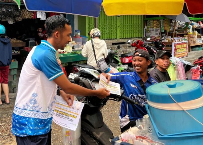 Jasa Raharja Sintang Hadir di Pasar Putussibau, Sosialisasikan Program Bebas Denda Pajak Kendaraan